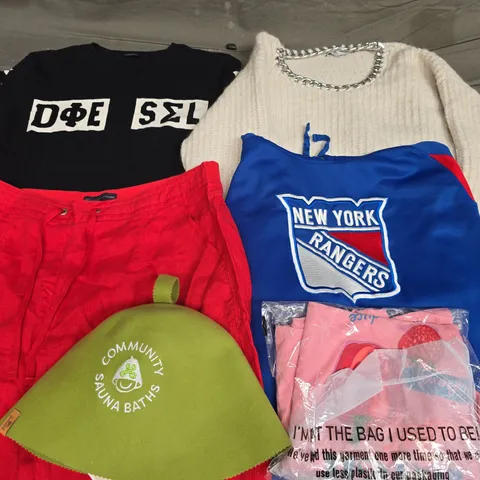 LARGE QUANTITY OF ASSORTED CLOTHING ITEMS TO INCLUDE ZARA, M&S AND BODEN