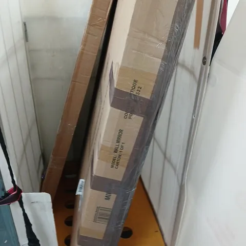 CAGE OF 3 ASSORTED DAMAGED HOUSEHOLD MIRRORS IN VARIOUS SIZES - COLLECTION ONLY