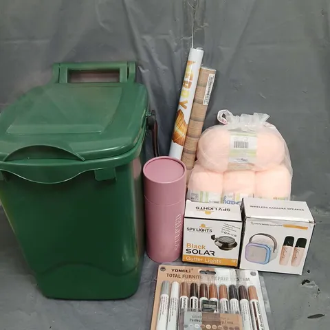 LARGE BOX OF APPROXIMATELY 12 ASSORTED ITEMS TO INCLUDE - FURNITURE REPAIR KIT - YARN - BLACK SOLAR GUTTER LIGHT - ETC