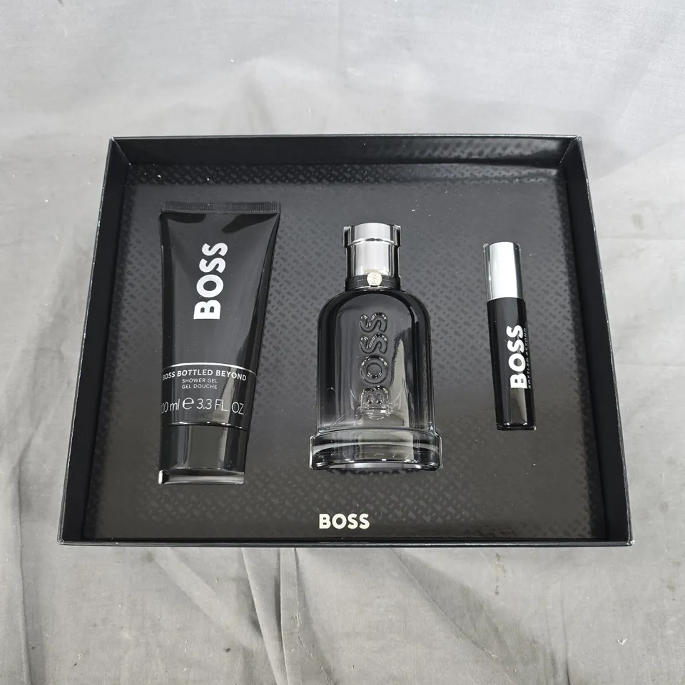 BOSS BOTTLED BEYOND GIFT SET