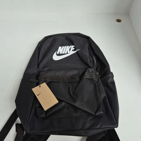 NIKE BACKPACK BLACK β 25L CAPACITY (DC4244-010)