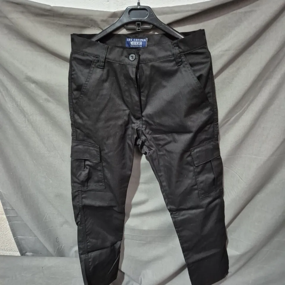 LEE COOPER WORKWEAR MEN'S BLACK CARGO TROUSERS 28 WAIST 