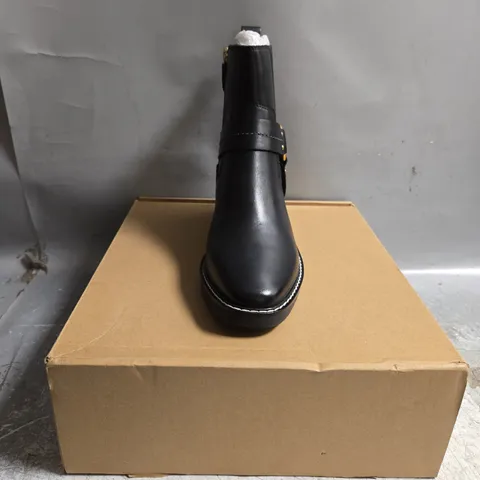 BOXED PAIR OF BODEN BLACK BOOTS SIZE 3Y