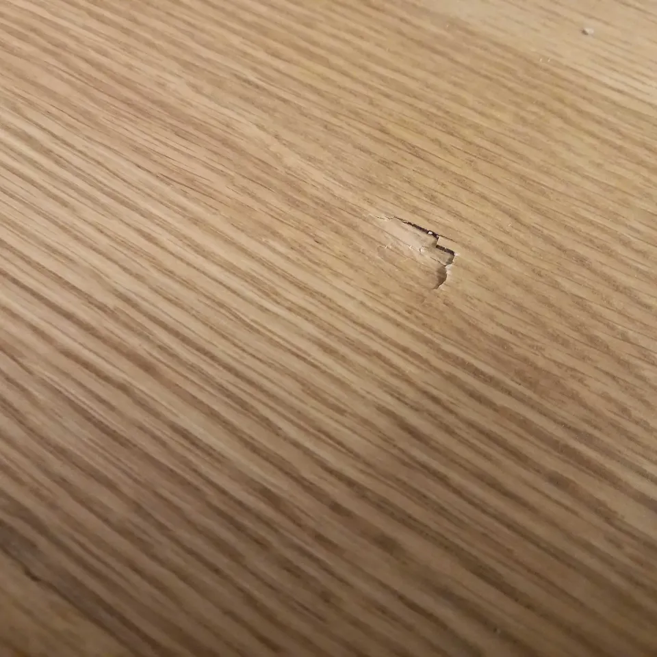 BOXED WILTSHIRE OAK CONSOLE TABLE WITH 2 STORAGE BASKETS
