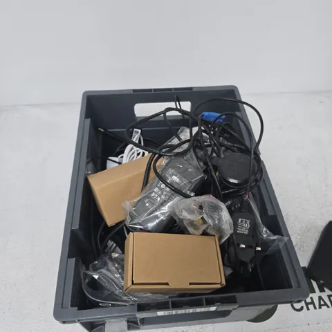 TOTE OF APPROXIMATELY 12 ASSORTED ITEMS TO INCLUDE: WIRELESS LOGI MOUSE