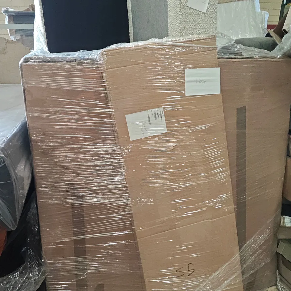 PALLET OF ASSORTED SOFA PARTS