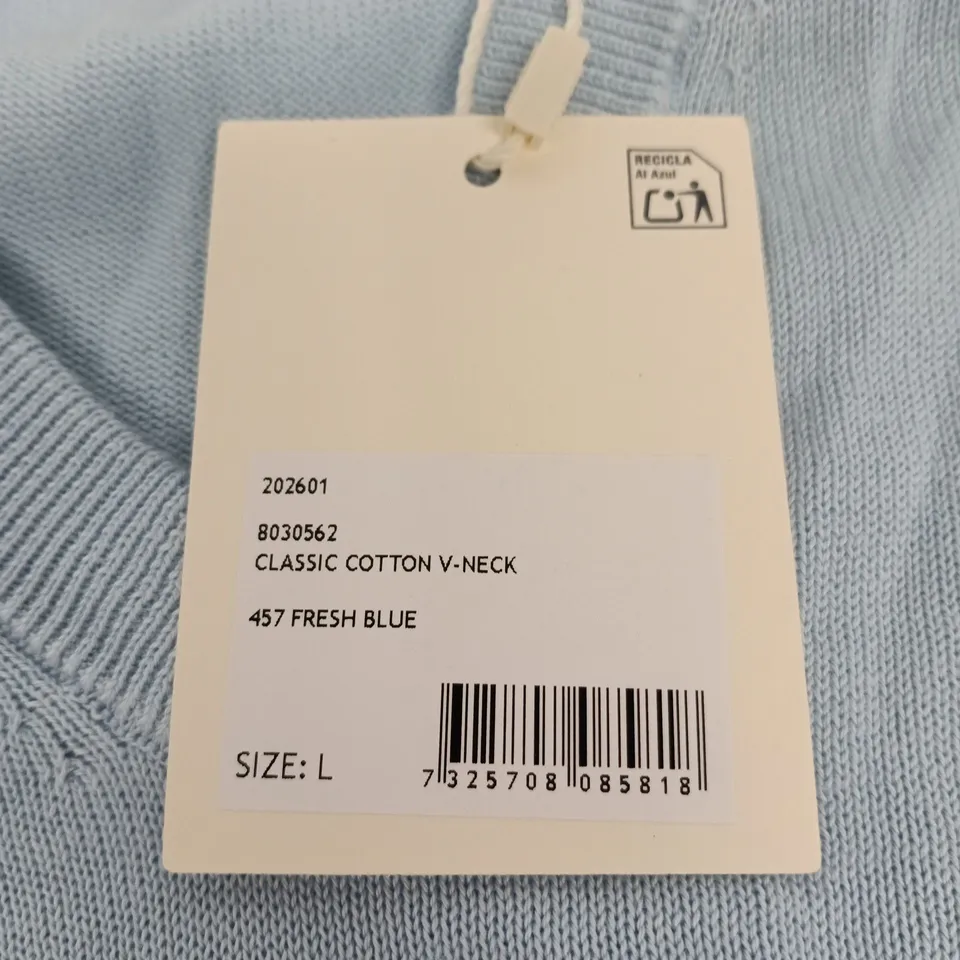 GANT CLASSIC COTTON V-NECK JUMPER – FRESH BLUE, SIZE L