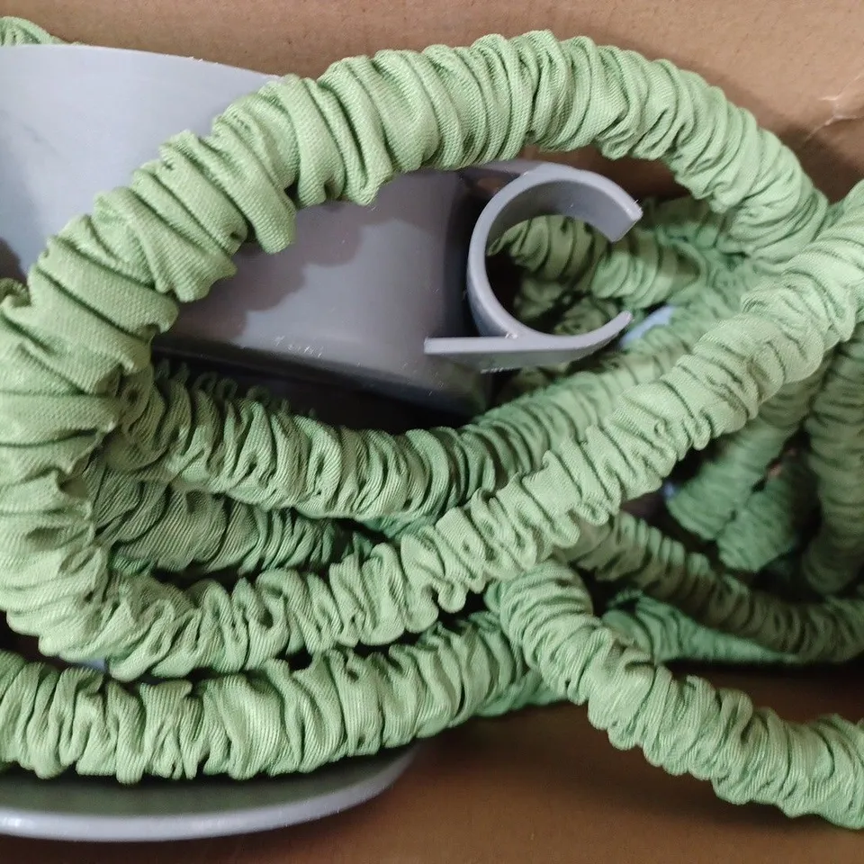 BUILDCRAFT EXPANDABLE HOSE WITH HOSE HOLDER 