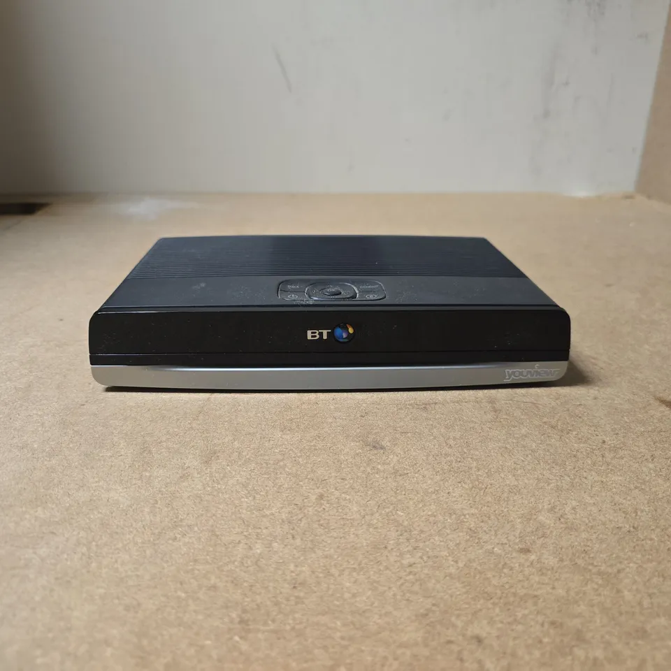 BT YOUVIEW BOX RECEIVER BOXED WITH ACCESSORIES