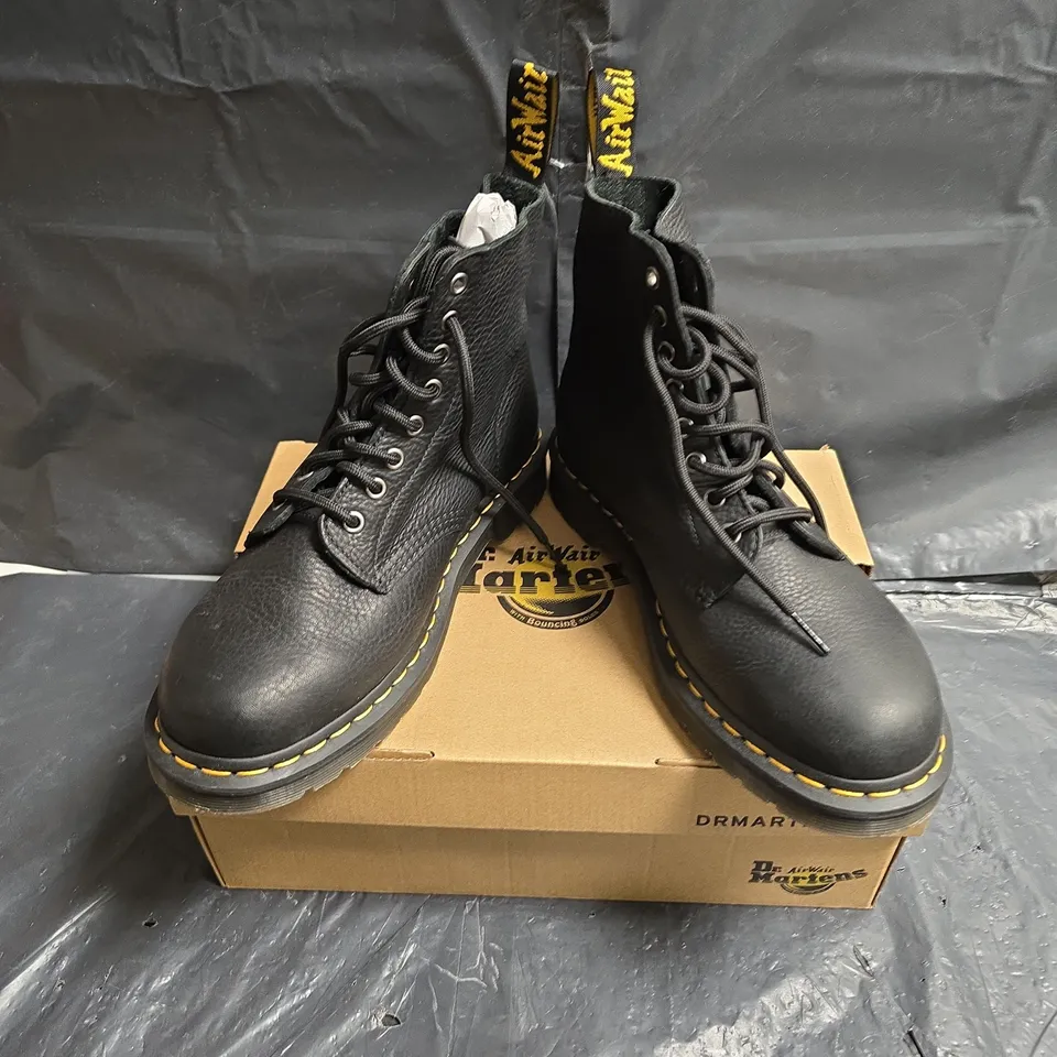 DR. MARTENS 1460 PASCAL BLACK LEATHER BOOTS – UK 7