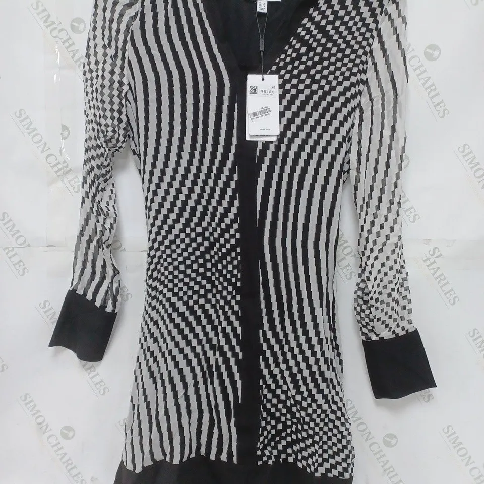 REISS TIA CHECK FLIPPY IN BLACK/WHITE - UK8