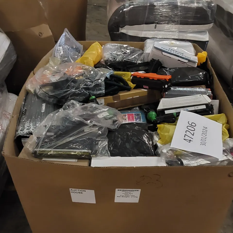 PALLET CONTAINING ASSORTED CONSUMER PRODUCTS. INCLUDES GARDEN ITEMS SUCH AS HOSES AND TONER CARTRIDGES ETC