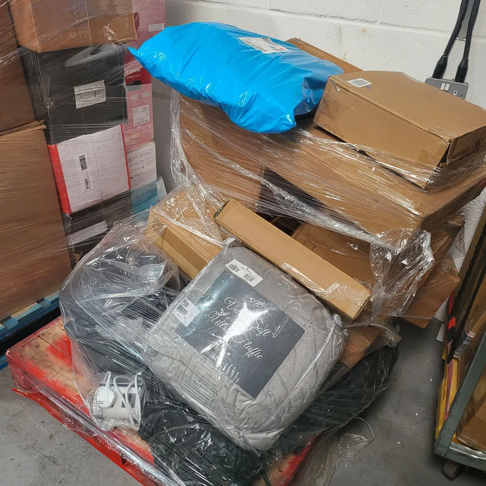 PALLET OF APPROXIMATELY 15 ITEMS TO INCLUDE