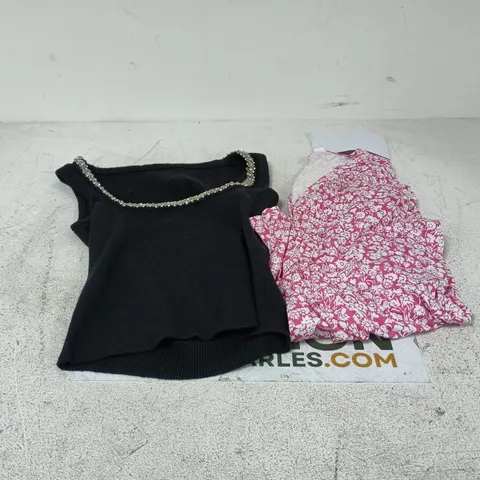 BOX OF APPROXIMATELY 15 ASSORTED CLOTHING ITEMS OF VARIOUS STYLES AND SIZES TO INCLUDE PINK FLORAL SHIRT, BLACK SLEEVELESS TOP ETC