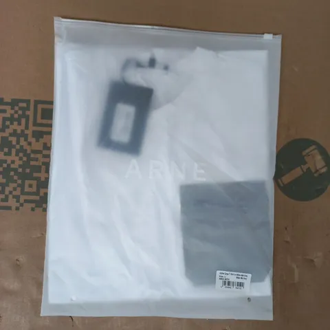BAGGED ARNE ACTIVE CARGO T-SHIRT IN WHITE MID GREY SIZE LARGE