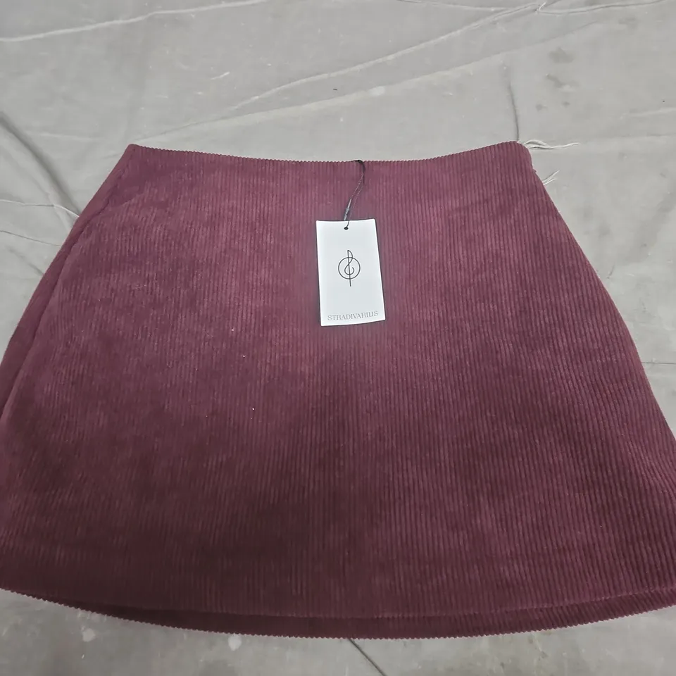 STRADIVARIUS CORDUROY MINI SKIRT - BURGUNDY, XS