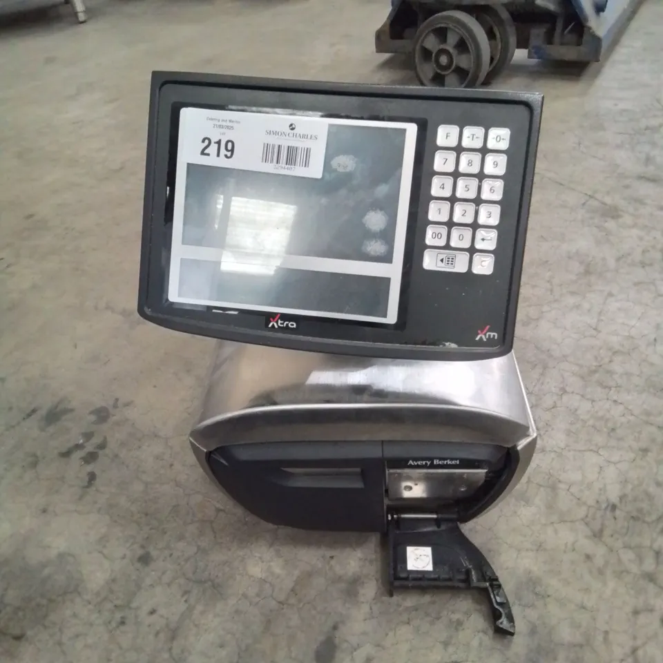 AVERY BERKEL XM600 LABEL AND RECEIPT PRINTING SCALES