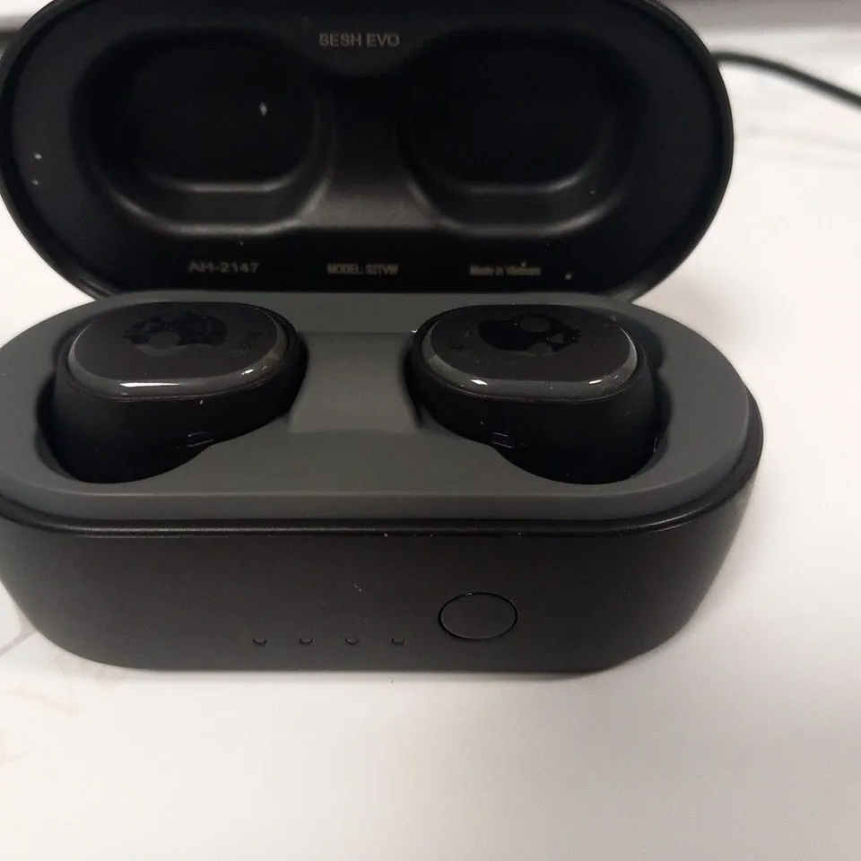 SKULL CANDY SESH EVO TRUE WIRELESS IN EAR HEADPHONES