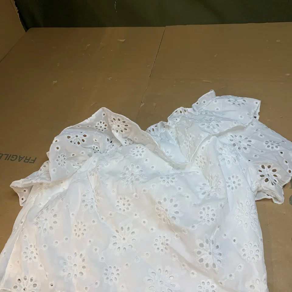 EMERY ROSE FLORAL SHIRT SIZE UNSPECIFIED 