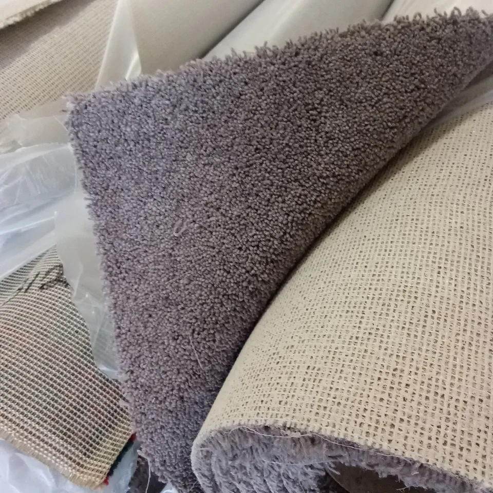 ROLL OF QUALITY DURHAM TWIST ELEPHANT AB CARPET // APPROX SIZE: 4.4 x 4m