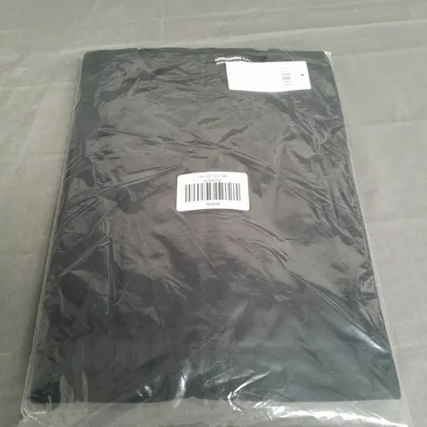 SEALED ABERCROMBIE BLACK HEAVY WEIGHTED T-SHIRT - MEDIUM