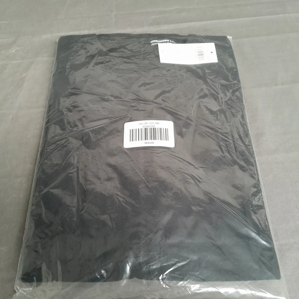 SEALED ABERCROMBIE BLACK HEAVY WEIGHTED T-SHIRT - MEDIUM
