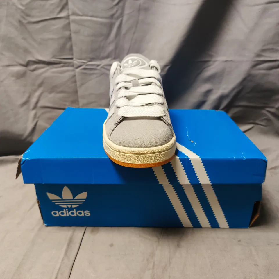 BOXED PAIR OF ADIDAS CAMPUS 00S SHOES IN GREY/WHITE SIZE UK 5.5