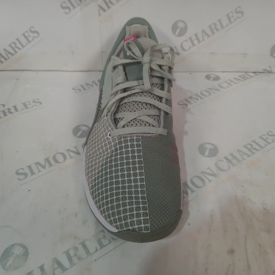 PAIR OF NIKE REACT METCON TRAINERS IN GREY/MULTI UK SIZE 8