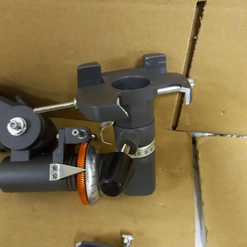 CELESTRON ASTROMASTER TELESCOPE