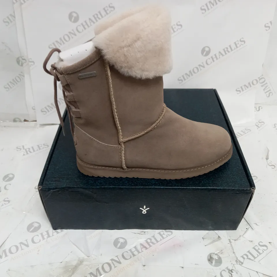 EMU BIRDWOOD BOOTS SIZE 6