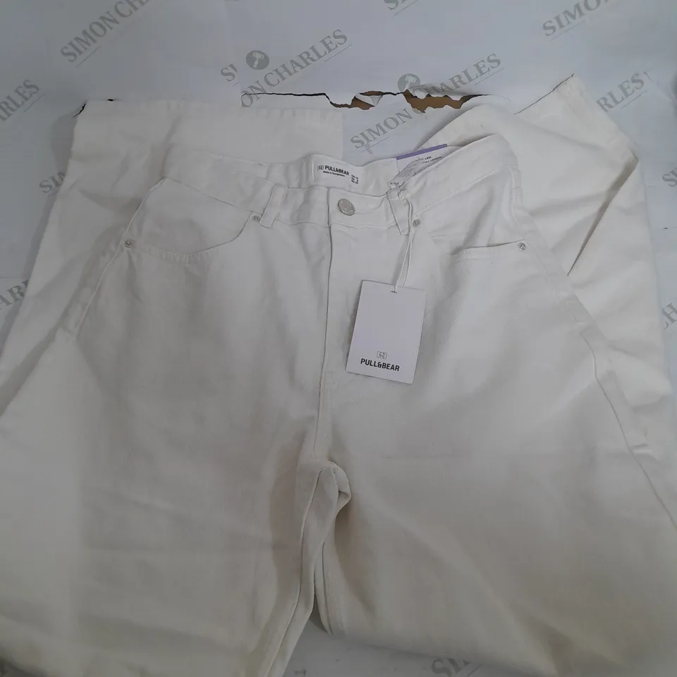 PULL & BEAR WIDE LEG WHITE JEANS - EUR 40