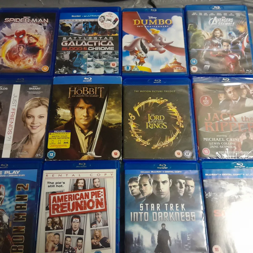 LOT OF 20 ASSORTED MEDIA ITEMS TO INCLUDE CALL OF DUTY FOR PS4, BACK TO THE FUTURE BLUE-RAY BOX SET AND PITCH BLACK DVD