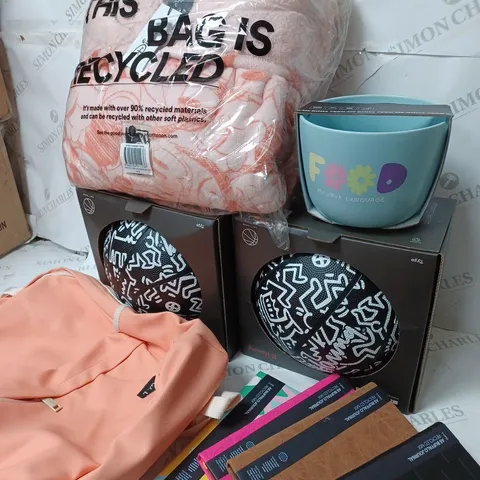 APPROXIMATELY 9 COTTON ON ITEMS INCLUDING KEITH HARING BARKETBALLS, DISNEY THROW, BACKPACK, 4 A5 NOTEBOOKS, PEACH BACKPACK