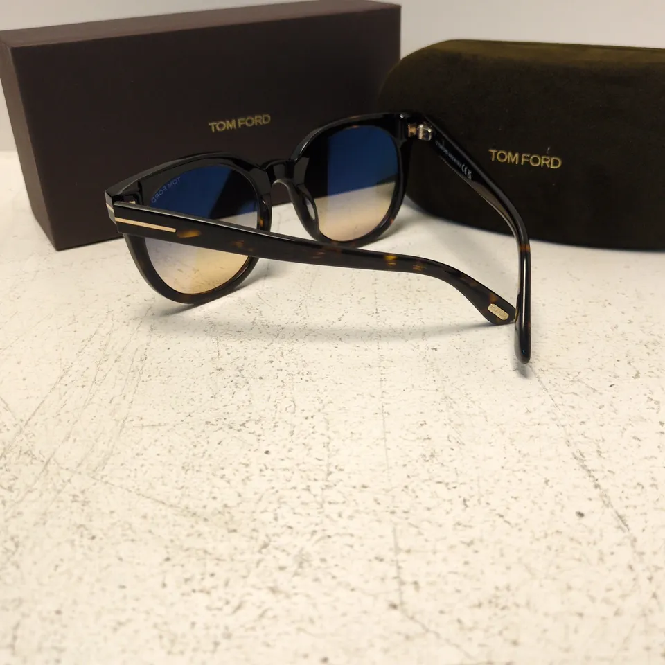 TOM FORD SUNGLASSES – TORTOISESHELL ACETATE FRAME WITH GOLD-TONE TF DETAILING