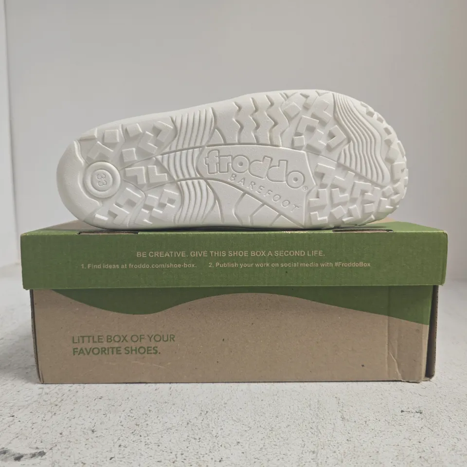 BOXED PAIR OF FRODDO TRAINERS IN WHITE SIZE EU 33