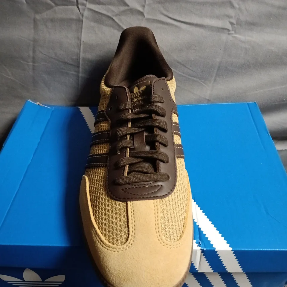 BOXED PAIR OF ADIDAS SAMBA OG TRAINERS - UK SIZE 11