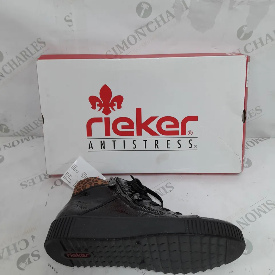 BOXED PAIR OF RIEKER HIGH TOP TRAINERS IN BLACK SIZE 6