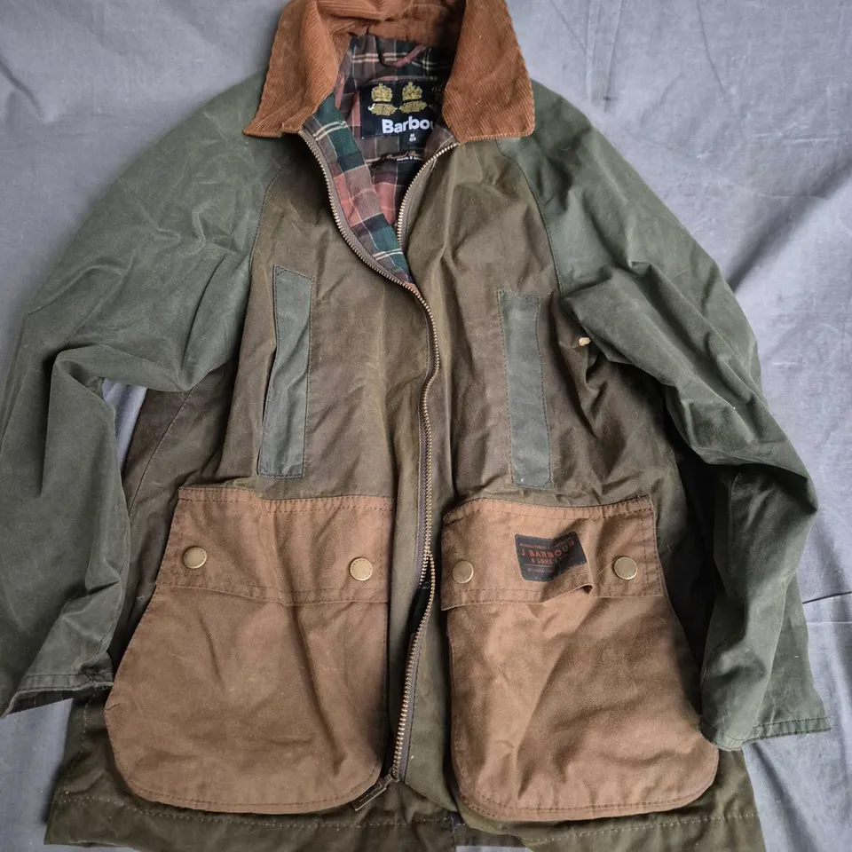 BARBOUR WAXED JACKET, OLIVE GREEN WITH TAN CORDUROY COLLAR, TARTAN LINING – SIZE M 8/9