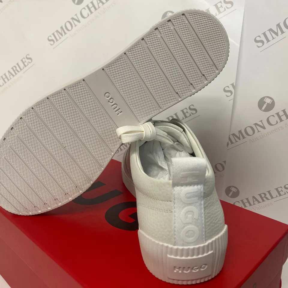 BOXED PAIR OF HUGO BOSS WHITE TRAINERS SIZE 44