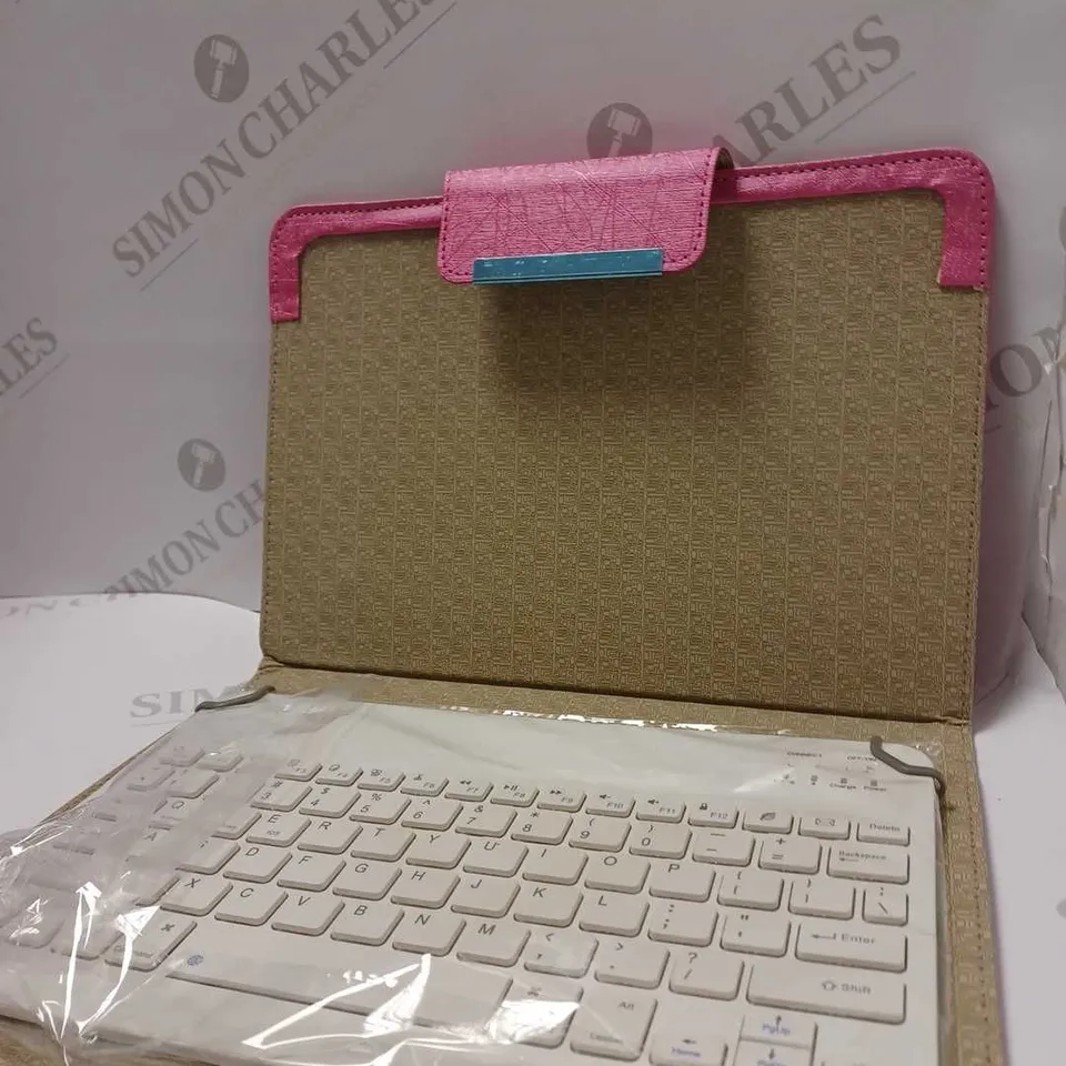 PINK IPAD CASE WITH WHITE KEYBOARD