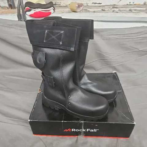 BOXED PAIR OF ROCKFALL RF7000 VULCAN HIGH LEG FOUNDRY SAFETY BOOT IN BLACK - UK 9
