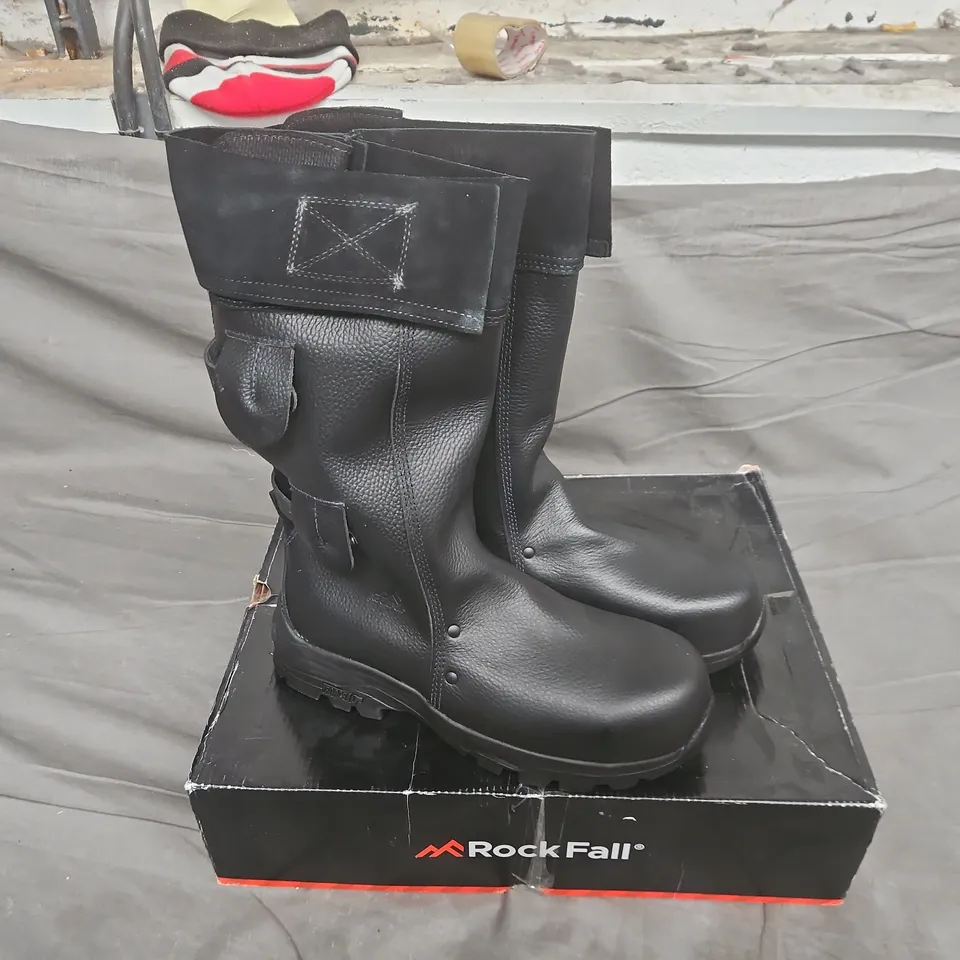 BOXED PAIR OF ROCKFALL RF7000 VULCAN HIGH LEG FOUNDRY SAFETY BOOT IN BLACK - UK 9