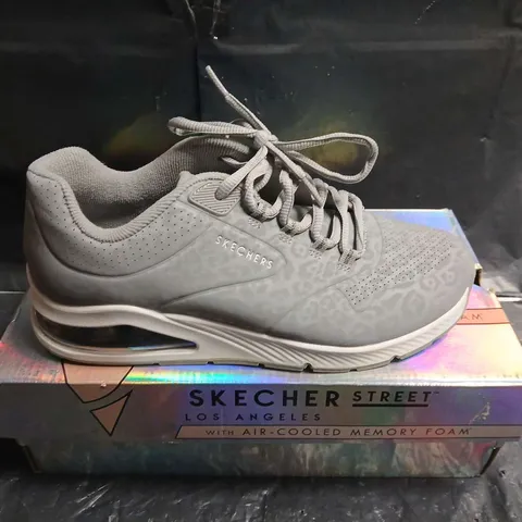 BOXED PAIR OF SKECHERS STREET UNO 2 AIR AROUND YOU WOMEN'S SHOES – UK 6.5