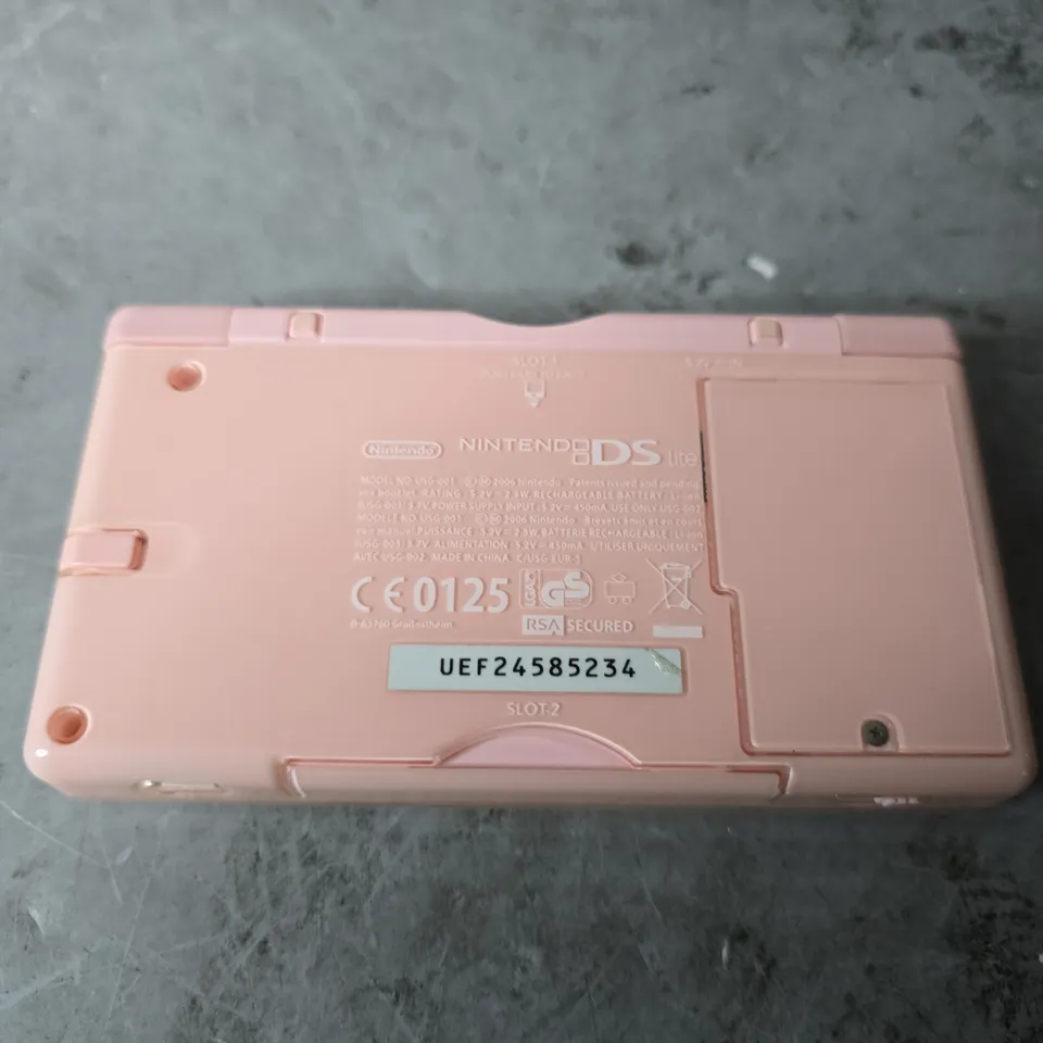 BOXED NINTENDO DS LITE IN PINK 