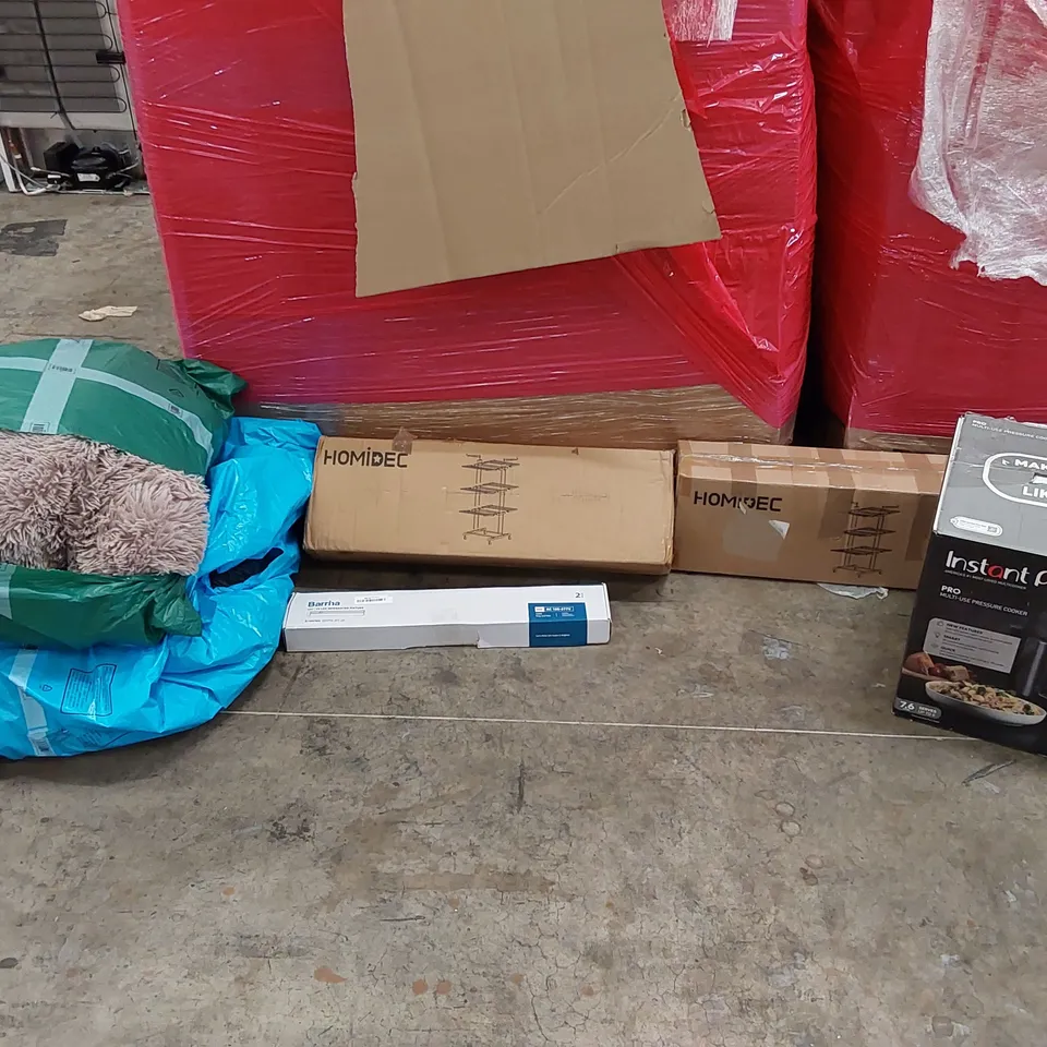 PALLET OF ASSORTED ITEMS INCLUDING: AIR FRYER, PET BEDS, DRYING RACKS, INTEGRATED LIGHT FIXTURE