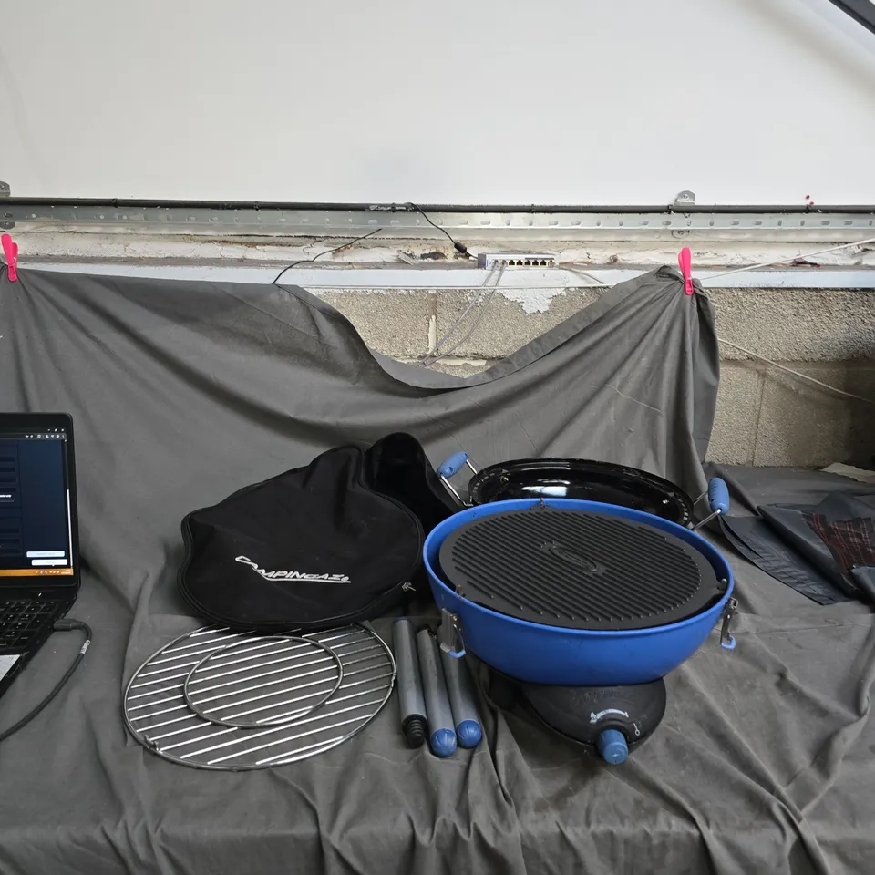 CAMPINGAZ PORTABLE GAS GRILL (BLUE) WITH CARRY BAG .