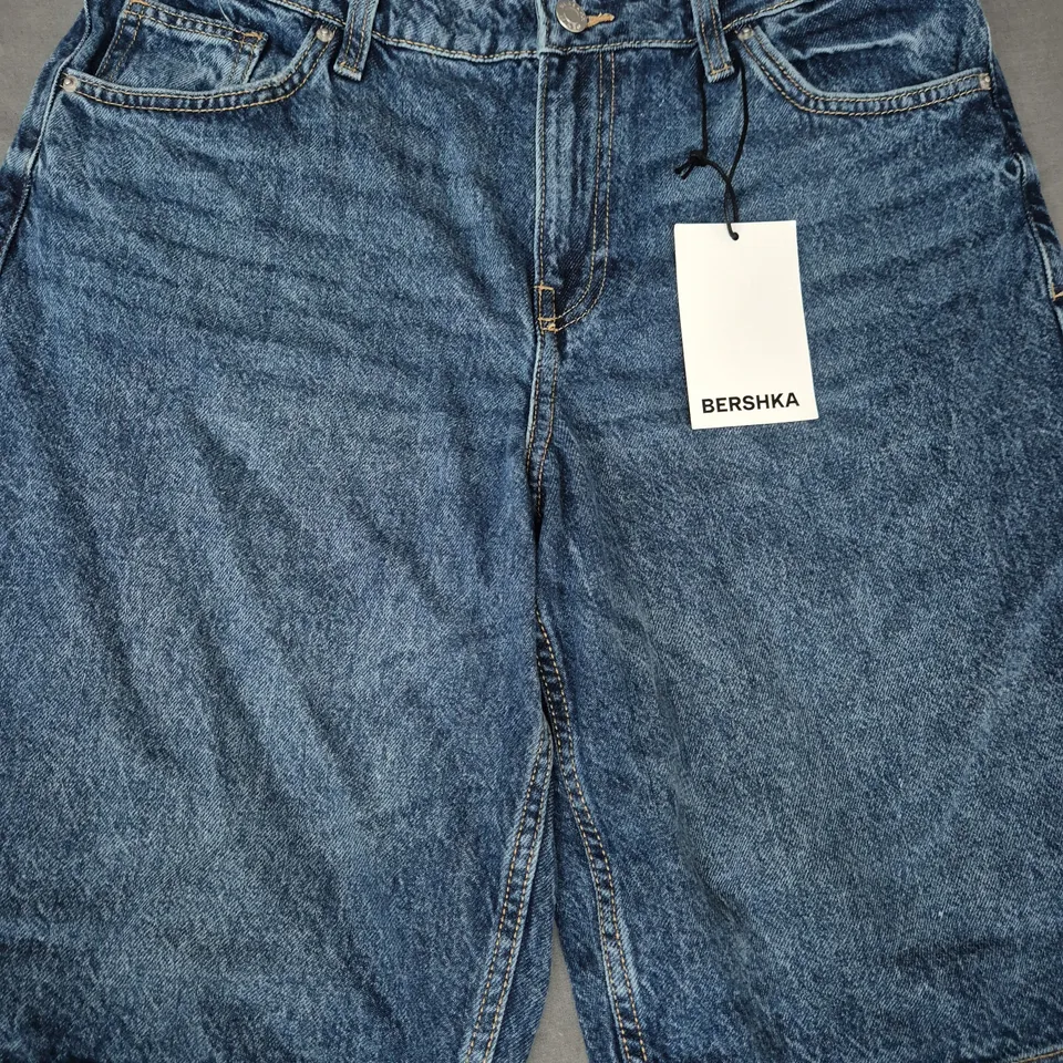 BERSHKA BAGGY JEAN SHORTS IN BLUE SIZE UK 10