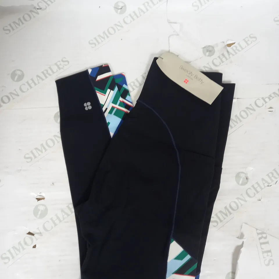SWEATY BETTY POWER HIGH WAIST 7/8 WORKOUT LEGGINGS IN BLACK/BLUE FILTERED PRINT SIZE S