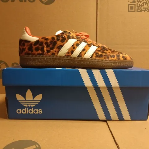BOXED PAIR OF ADIDAS SAMBA TRAINERS IN ANIMAL PRINT SIZE UK 5