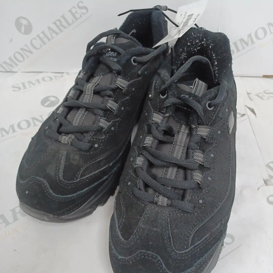 BOXED SKETCHERS D LITES LACE TRAINER IN BLACK SIZE 5
